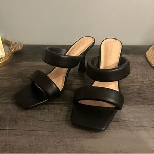 Shoe Dazzle Women's Black Caviar Faux Leather Amora Heeled Sandal - Size 9